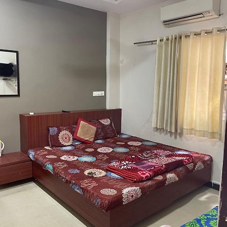 Satguru Guest House Ujjain Exterior foto